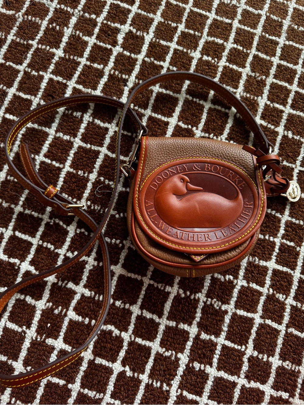 Dooney & Bourke All Weather Leather Duck Saddle Crossbody Bag Tan - Picture 2 of 8